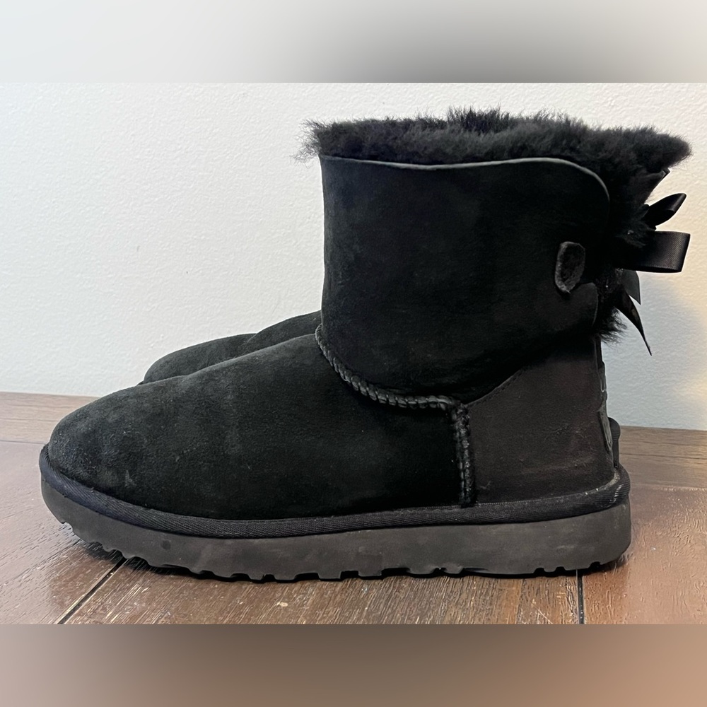 UGG Bailey Bow Crystal Boots Womens size 7 - Picture 7 of 11